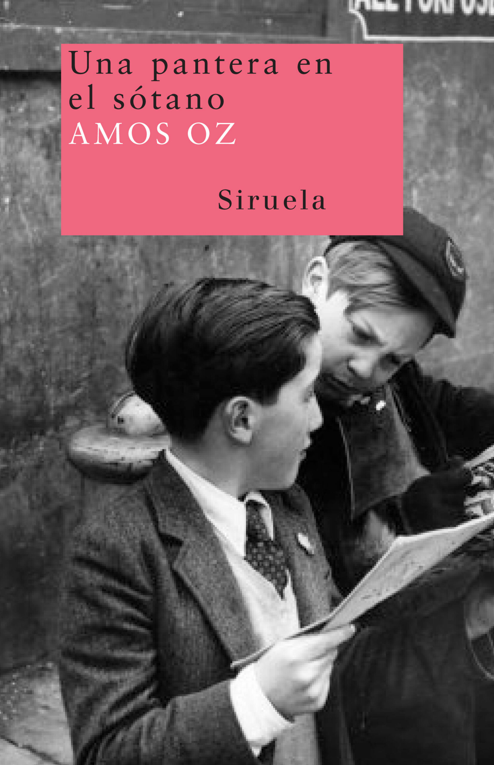 Portada del Libro Una Pantera En El Sotano de Amos Oz - 9788498411416