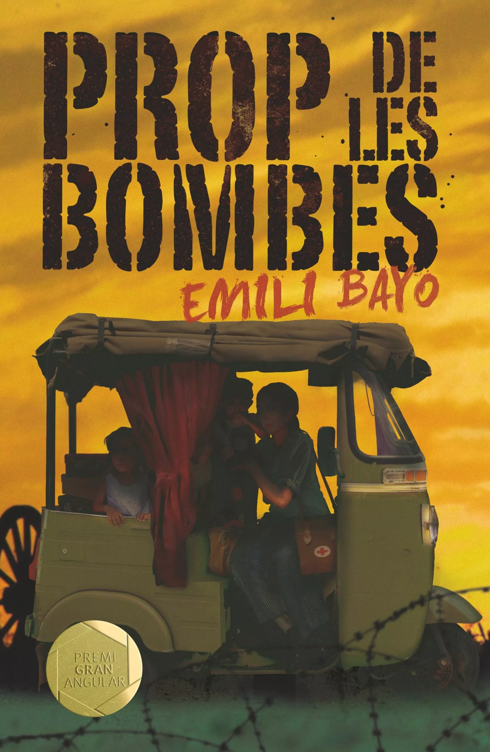 Portada del Libro Prop De Les Bombes (Premi Gran Angular) de Emili Bayo Juan - 9788466147460