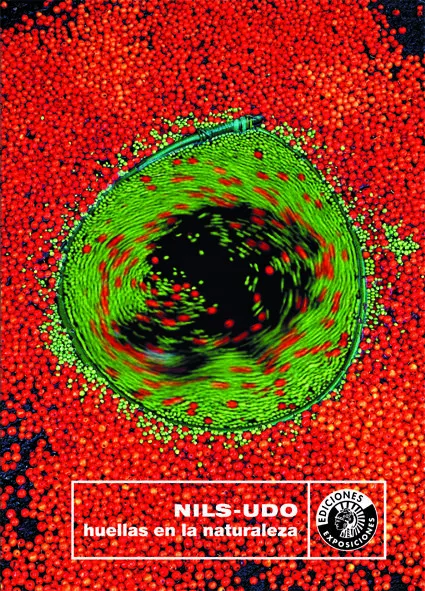 Portada del Libro Huellas En La Naturaleza = Traces In Nature = Die Erfahrung Der N Atur de Nils Udo - 9788486418571